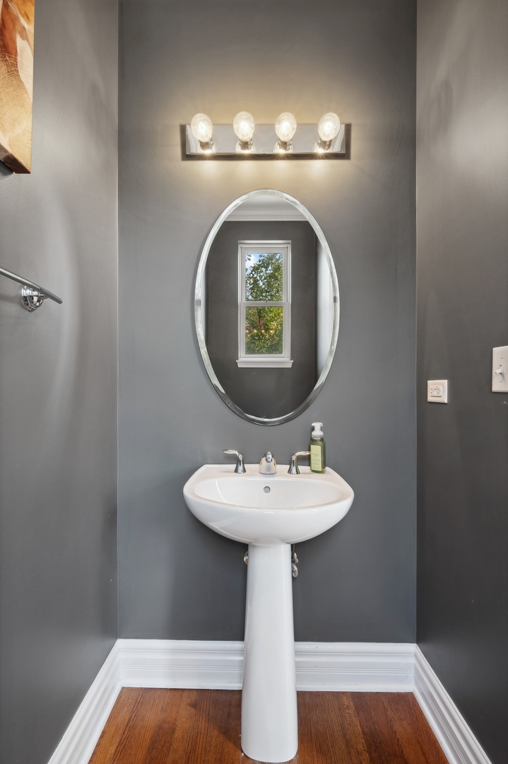761 West 15th Street Chicago, IL 60607 - Photo 17 of 21 Gallery Image 17