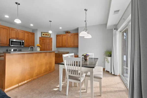 $285,000 | 1124 Heyerdahl Heights, Hobart, WI 54155