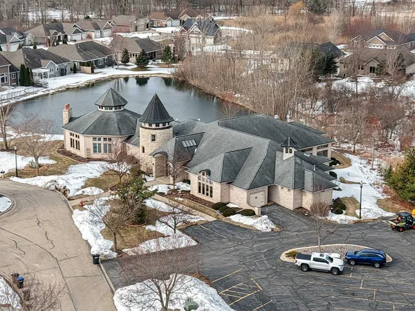 $285,000 | 1124 Heyerdahl Heights, Hobart, WI 54155