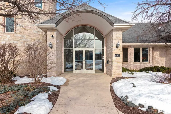 $285,000 | 1124 Heyerdahl Heights, Hobart, WI 54155