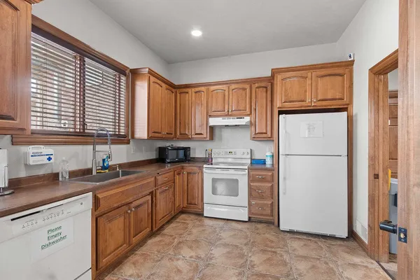 $285,000 | 1124 Heyerdahl Heights, Hobart, WI 54155