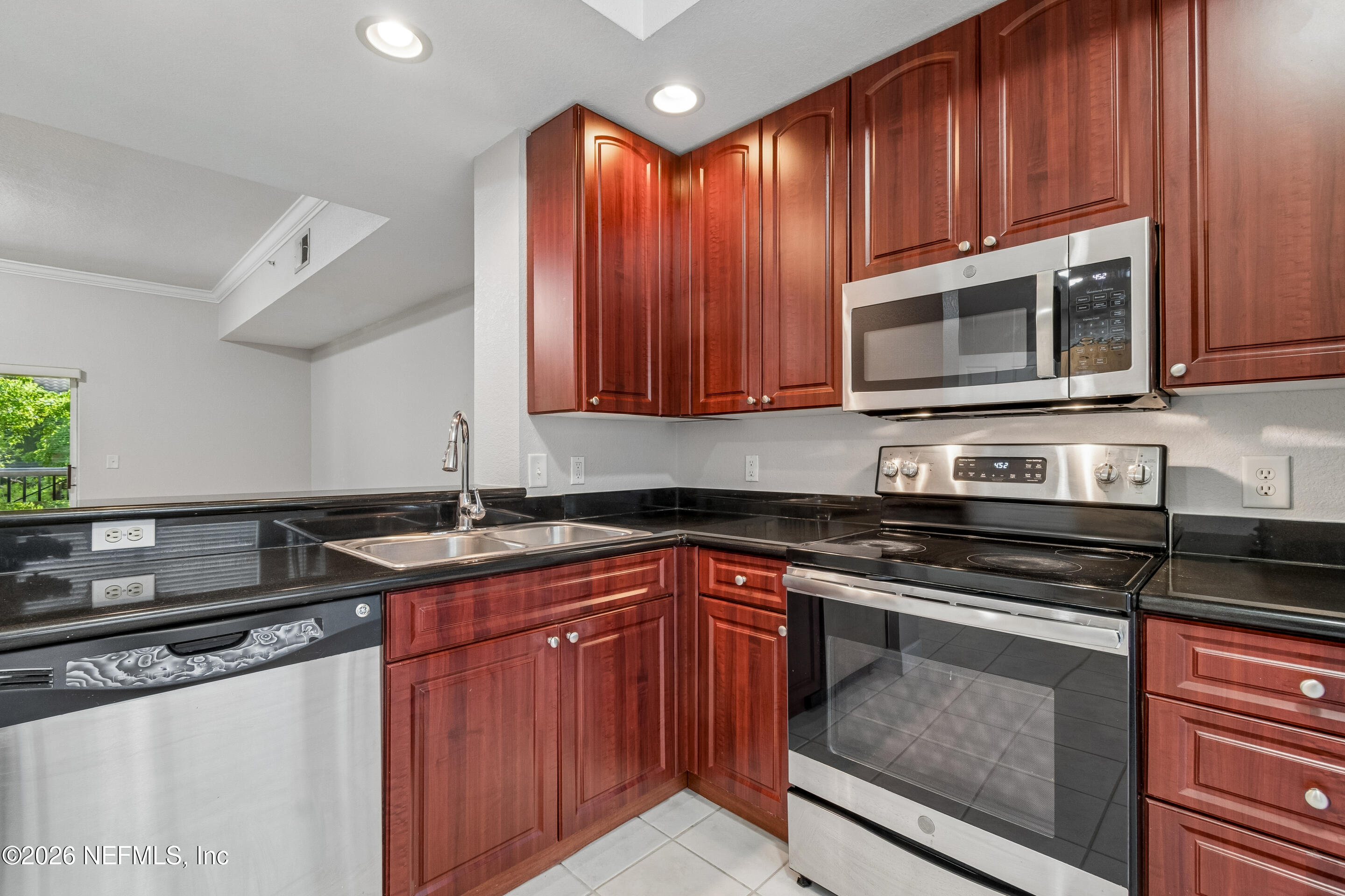 9745 Touchton Road, Unit 527 Jacksonville, FL 32246 - Photo 8 of 92 Kitchen