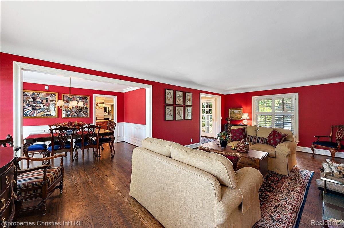 135 Clifton Road Bloomfield Hills, MI 48301 - Photo 10 of 77 Hardwood flooring throughout primary living areas