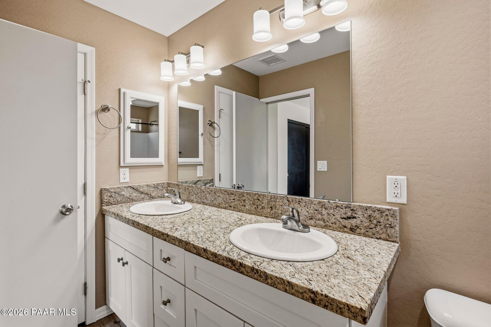1720 North Topaz Road Prescott, AZ 86301 - Photo 23 of 46 137-Primary Bathroom