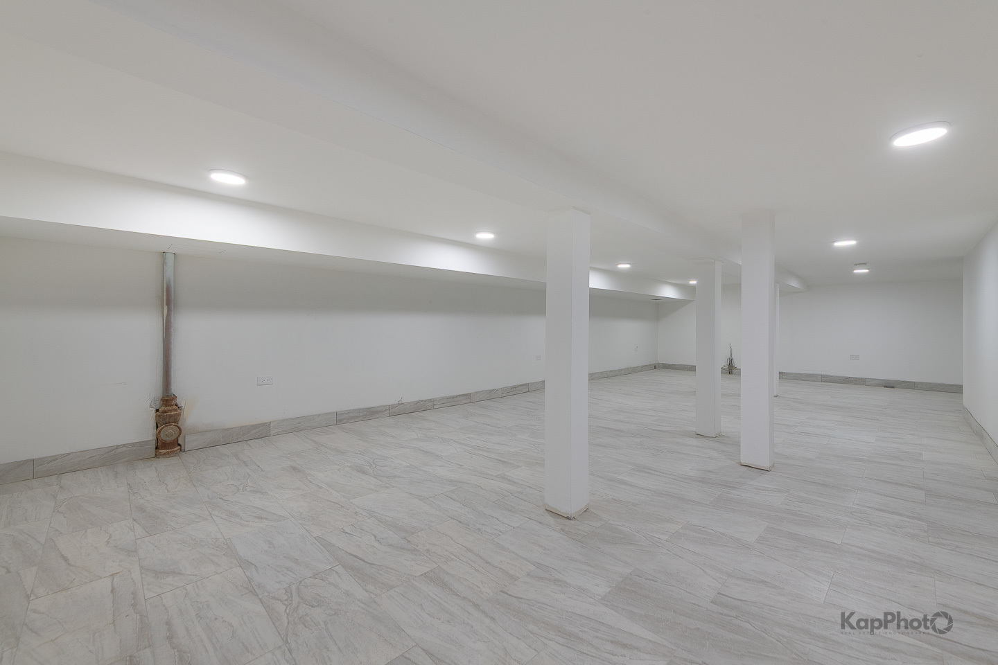 3044 West Irving Park Road, Unit 2 Chicago, IL 60618 - Photo 20 of 27 a view of an empty room