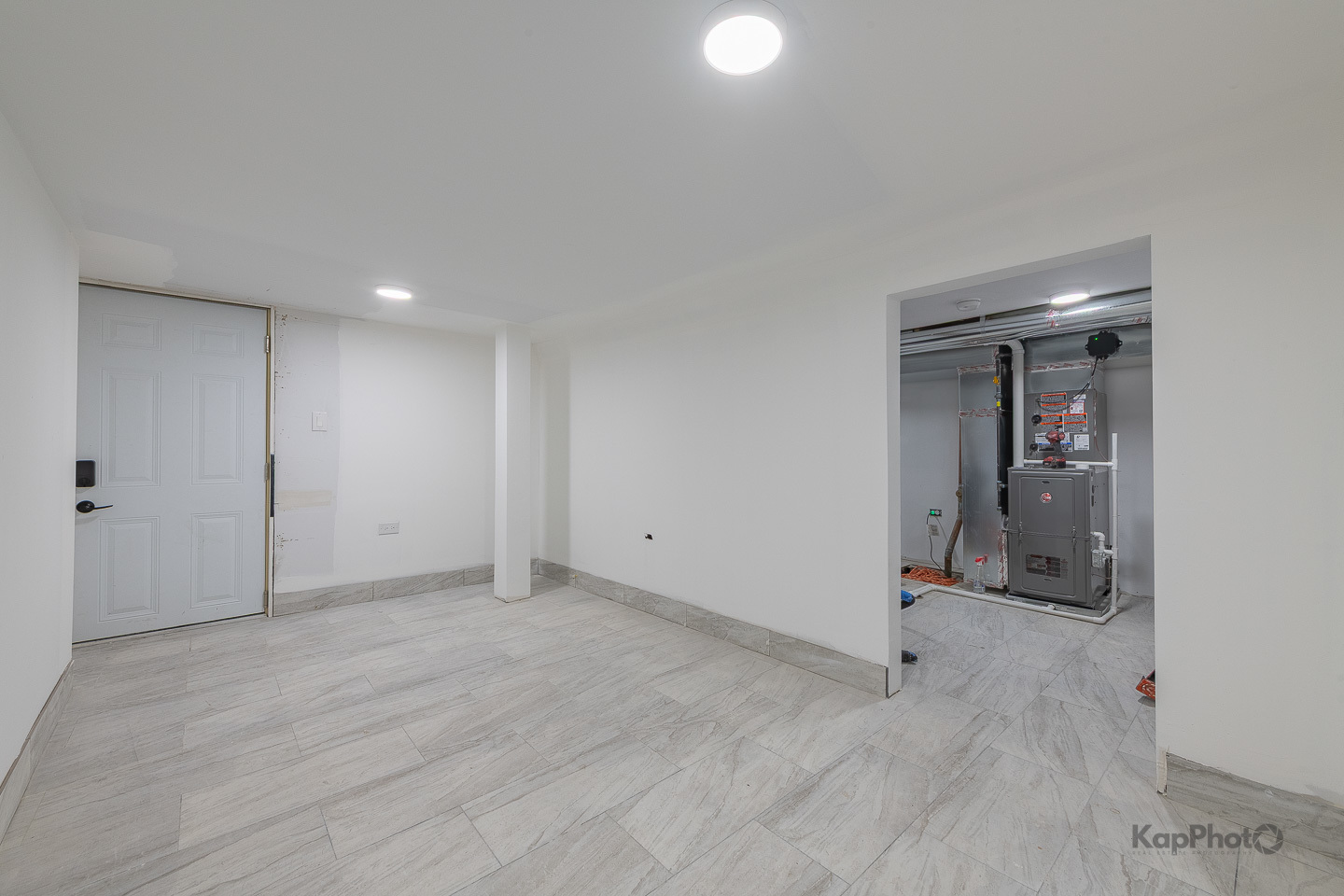 3044 West Irving Park Road, Unit 2 Chicago, IL 60618 - Photo 21 of 27 a view of an empty room