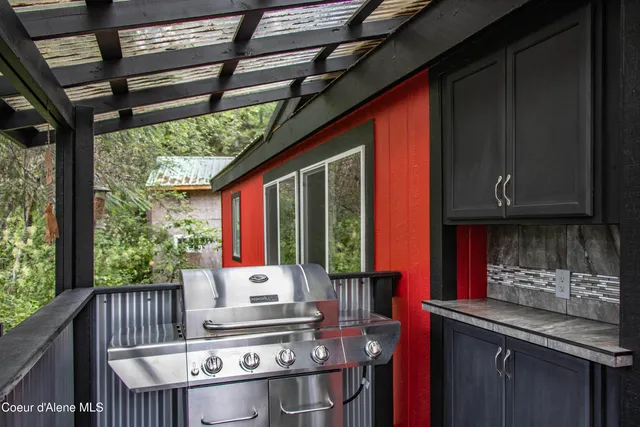 $535,000 | 126 Makridge Lane, Kingston, ID 83839