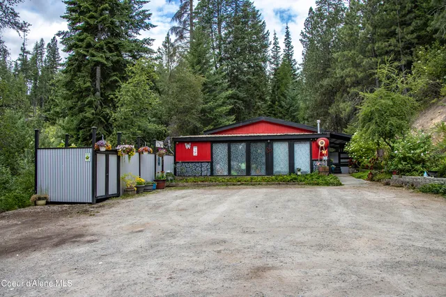 $535,000 | 126 Makridge Lane, Kingston, ID 83839