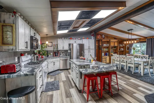 $535,000 | 126 Makridge Lane, Kingston, ID 83839