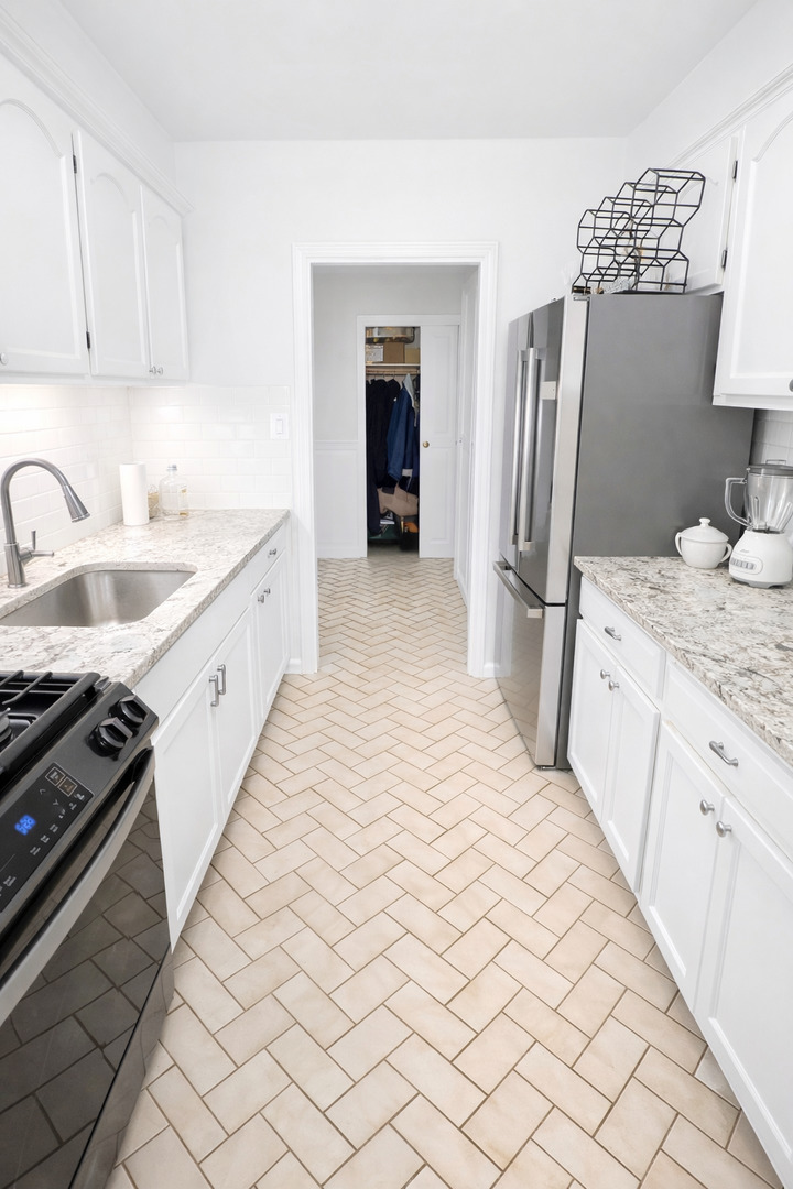 40 North Tower Road, Unit 6G Oak Brook, IL 60523 - Photo 4 of 12