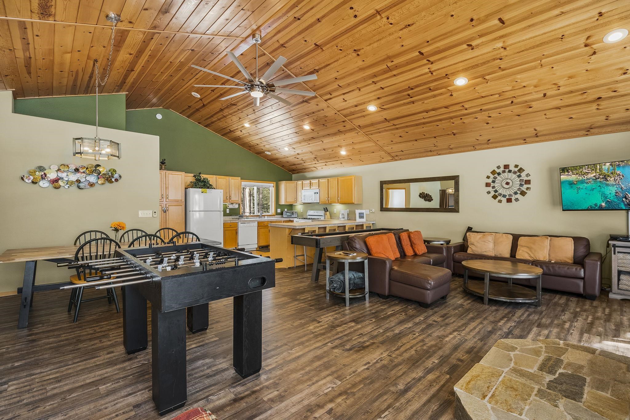 15591 Conifer Drive Truckee, CA 96161 - Photo 13 of 28 a living room with furniture and wooden floor