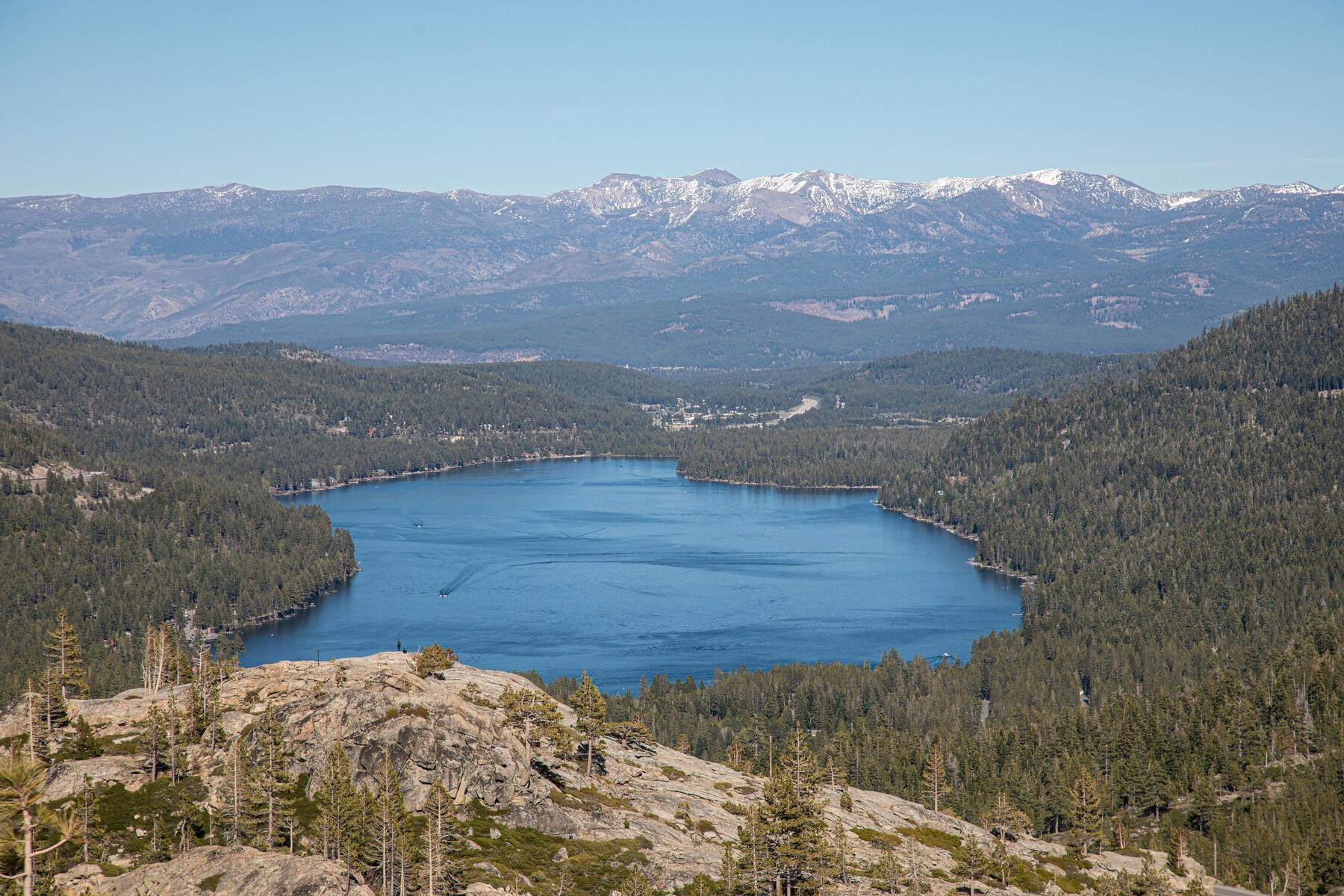15591 Conifer Drive Truckee, CA 96161 - Photo 25 of 28 a view of ocean and mountain