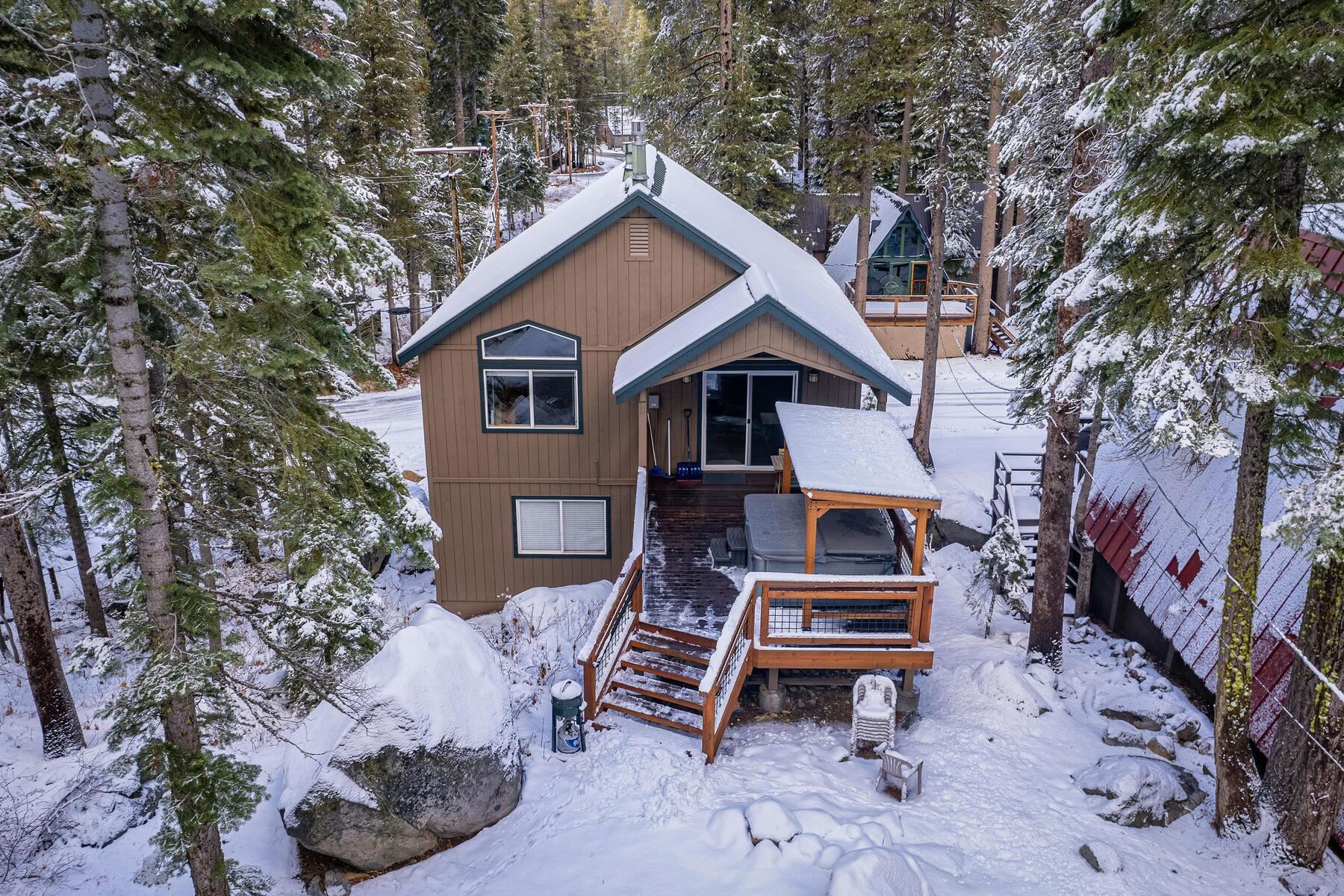 15591 Conifer Drive Truckee, CA 96161 - Photo 4 of 28 a house view with a outdoor space