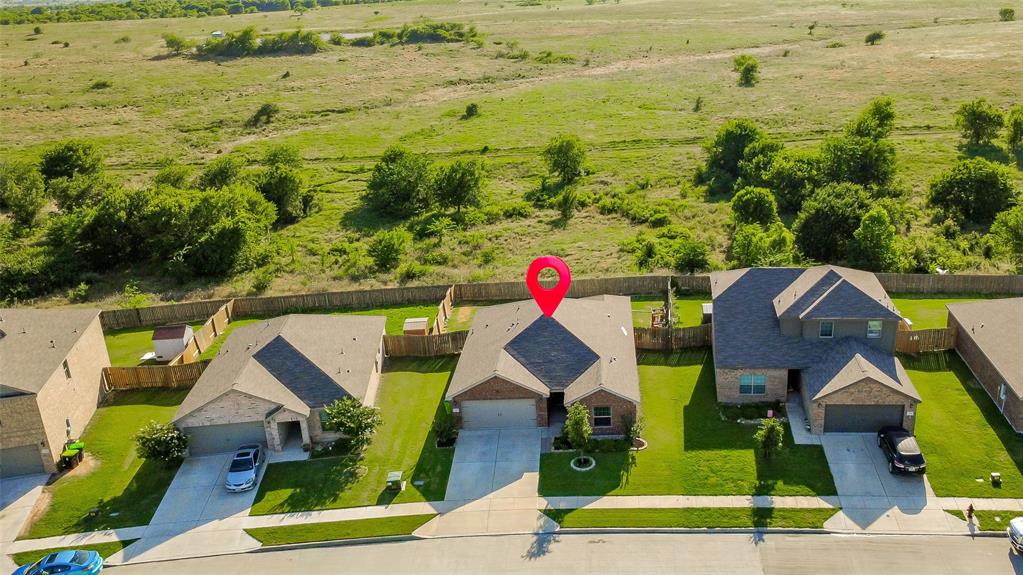 148 Cattlemans Creek Road Newark, TX 76071 - Photo 4 of 34