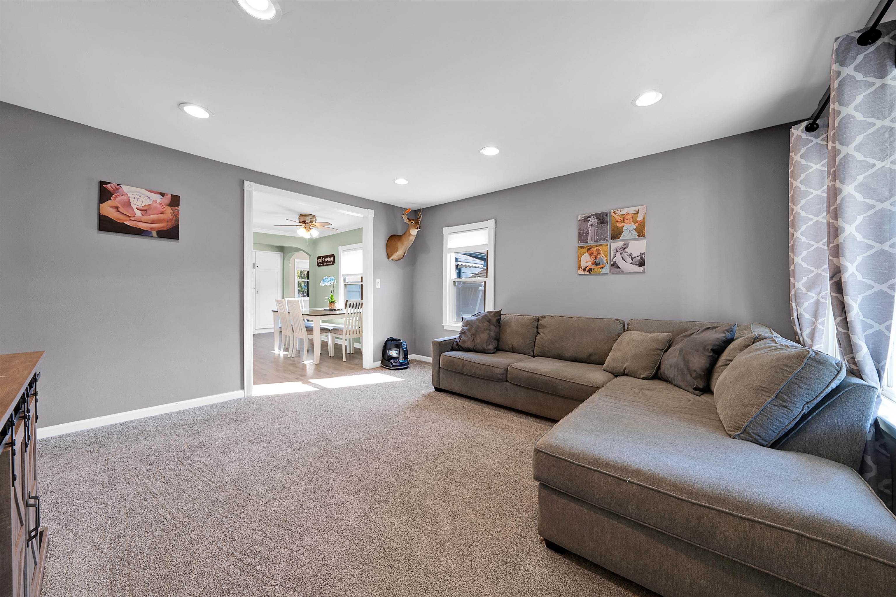 6651 Mayfair Road Utica, MI 48317 - Photo 10 of 55 50188540-7e194f7c-85ae-480c-9d41-8dffb0cbca00.JPG