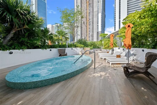 a view of a tennis court