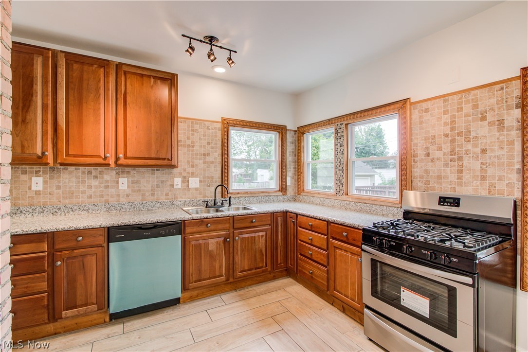 3598 Ludgate Road Cleveland, OH 44120 - Photo 18 of 32 Gallery Image 18