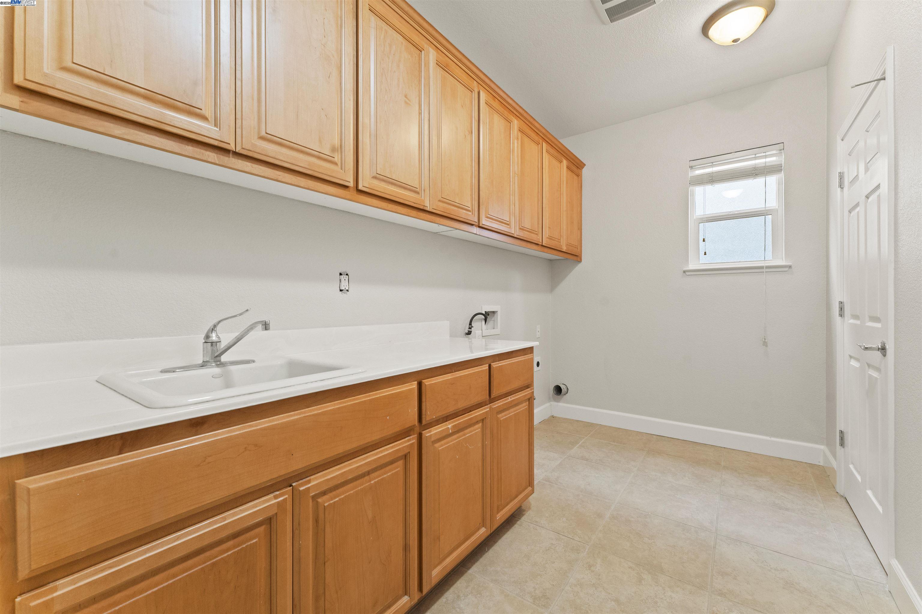 204 Daylilly Lane Patterson, CA 95363 - Photo 23 of 52