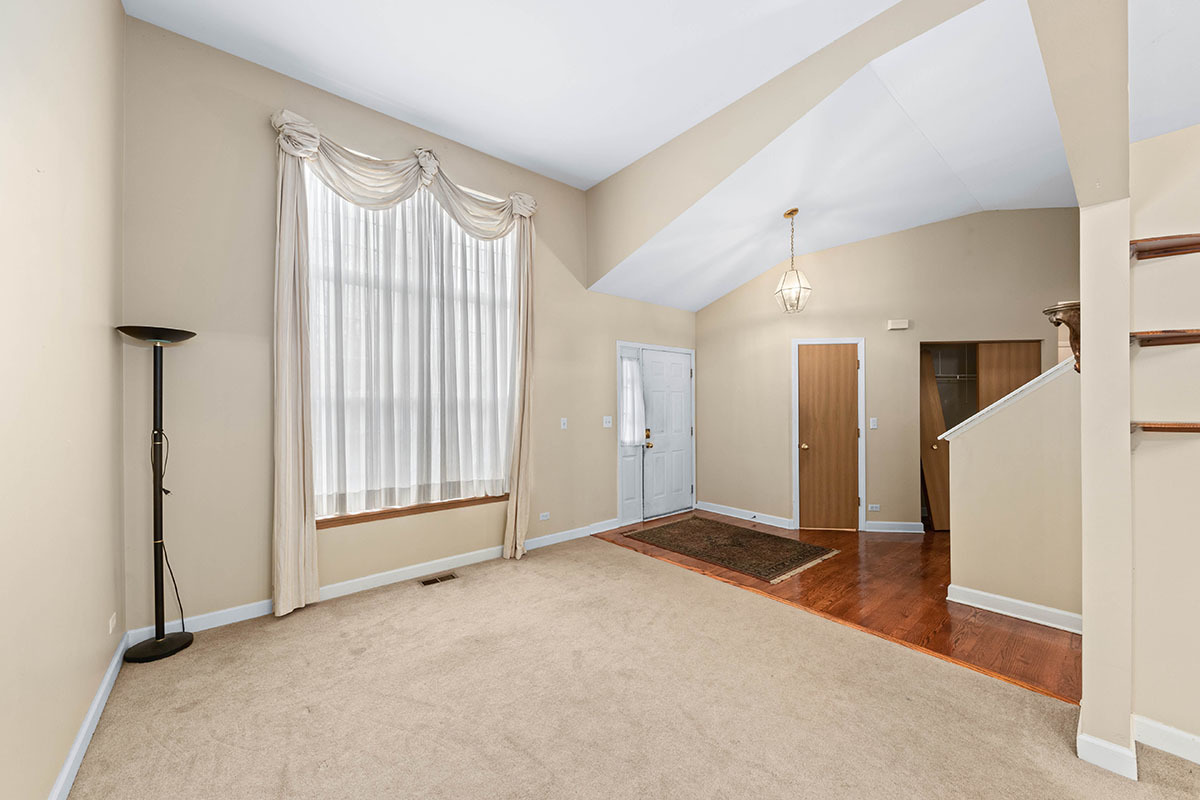 3202 Whitney Road Aurora, IL 60502 - Photo 4 of 28