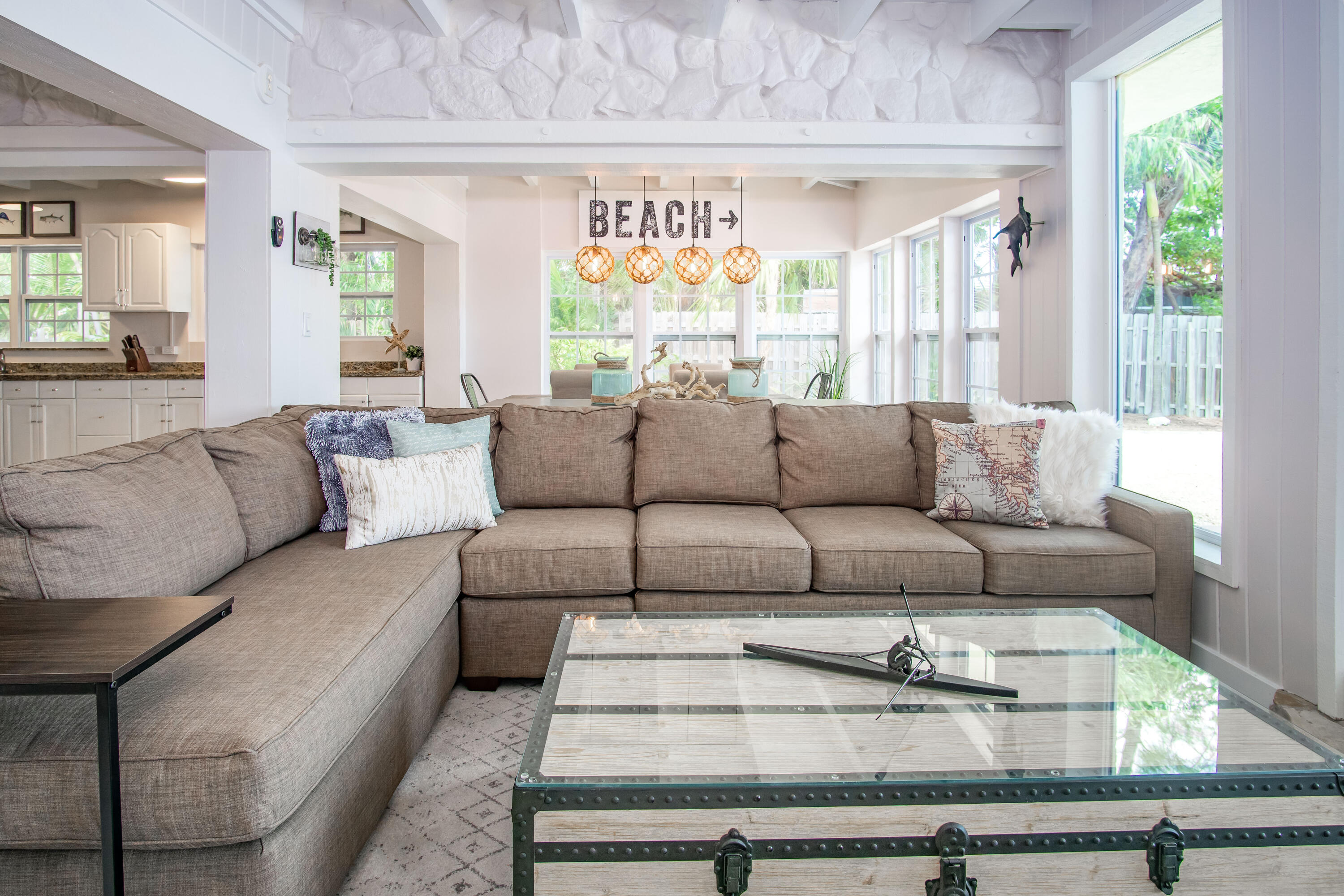 901 46th Street Marathon, FL 33050 - Photo 26 of 79 13 Living room (6)
