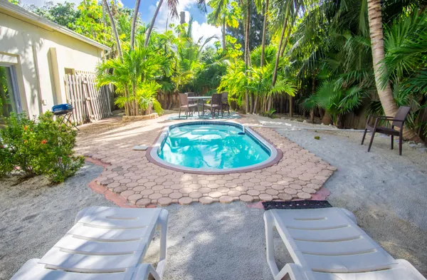 $2,990,000 | 901 46th Street, Marathon, FL 33050