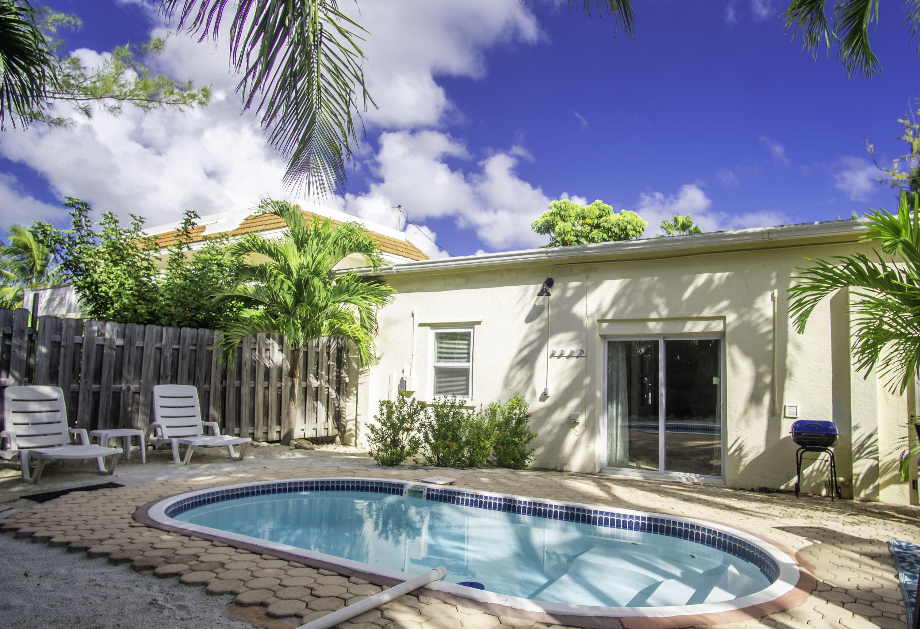 901 46th Street Marathon, FL 33050 - Photo 79 of 79 a view of a house with swimming pool and sitting area