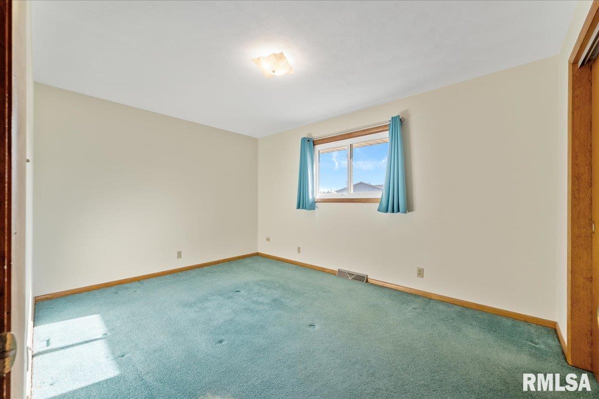 4615 West Nagel Road Peoria, IL 61607 - Photo 12 of 33 Gallery Image 12