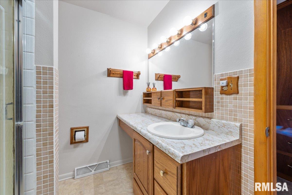 4615 West Nagel Road Peoria, IL 61607 - Photo 15 of 33 Gallery Image 15
