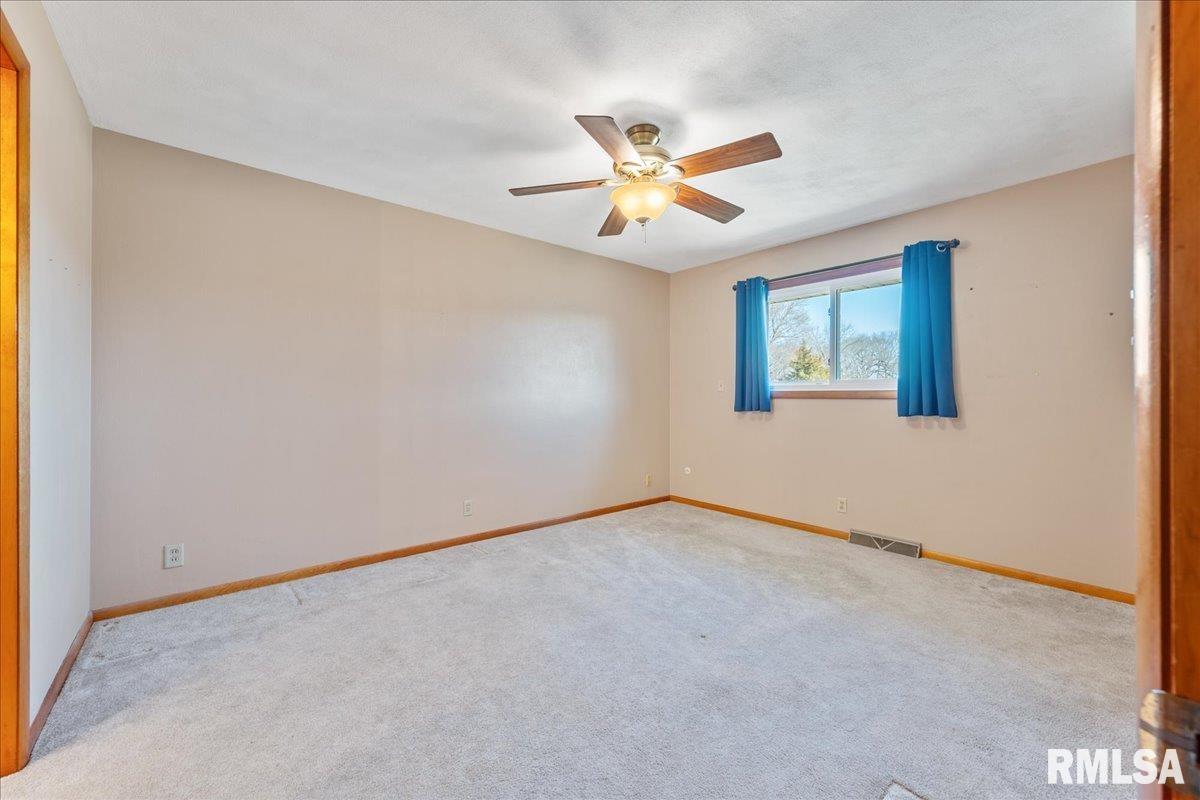 4615 West Nagel Road Peoria, IL 61607 - Photo 9 of 33 Gallery Image 9