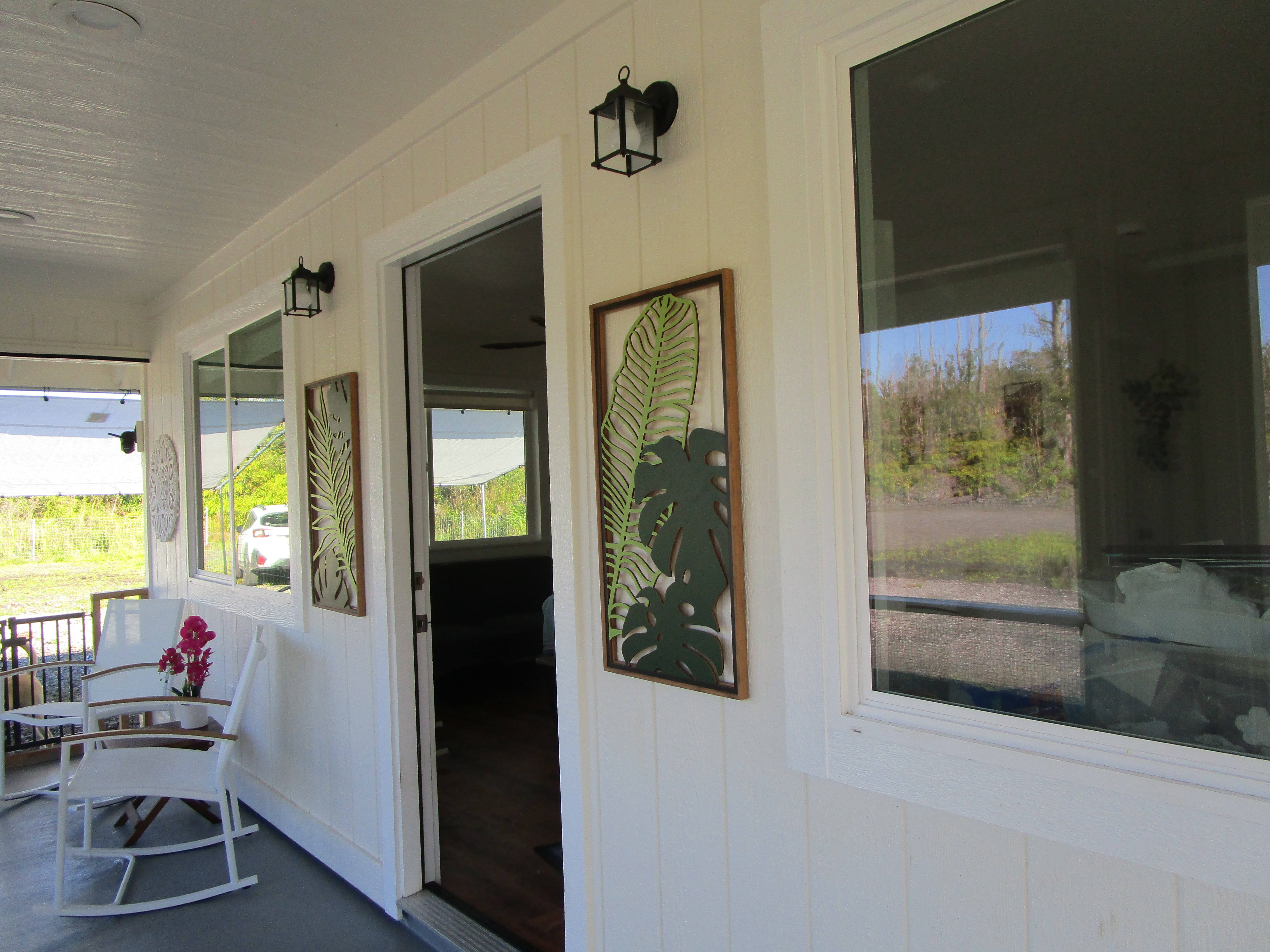 1 Kokokahi Road Mountain View, HI 96771 - Photo 17 of 27 a view of a hallway with a workspace