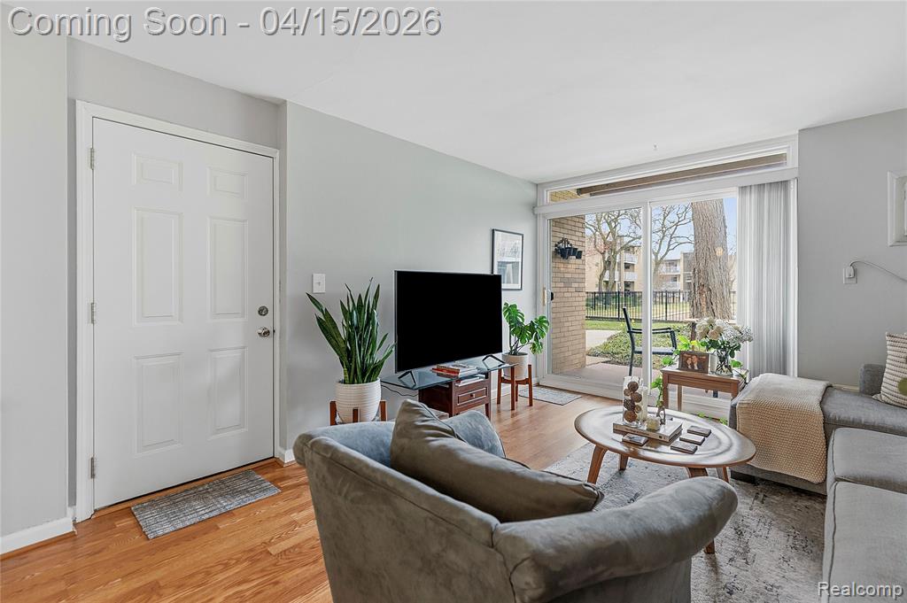 4913 Crooks Road, Unit G1 Royal Oak, MI 48073 - Photo 3 of 23