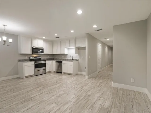 $1,375 | 722 West Walker Street, Denison, TX 75020