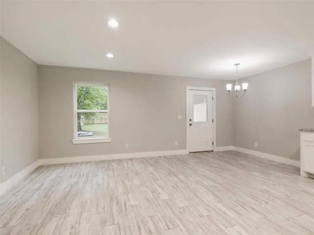 $1,375 | 722 West Walker Street, Denison, TX 75020