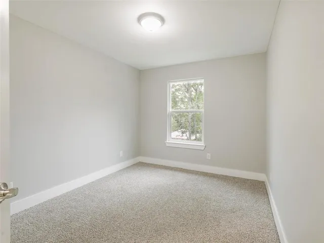 $1,375 | 722 West Walker Street, Denison, TX 75020