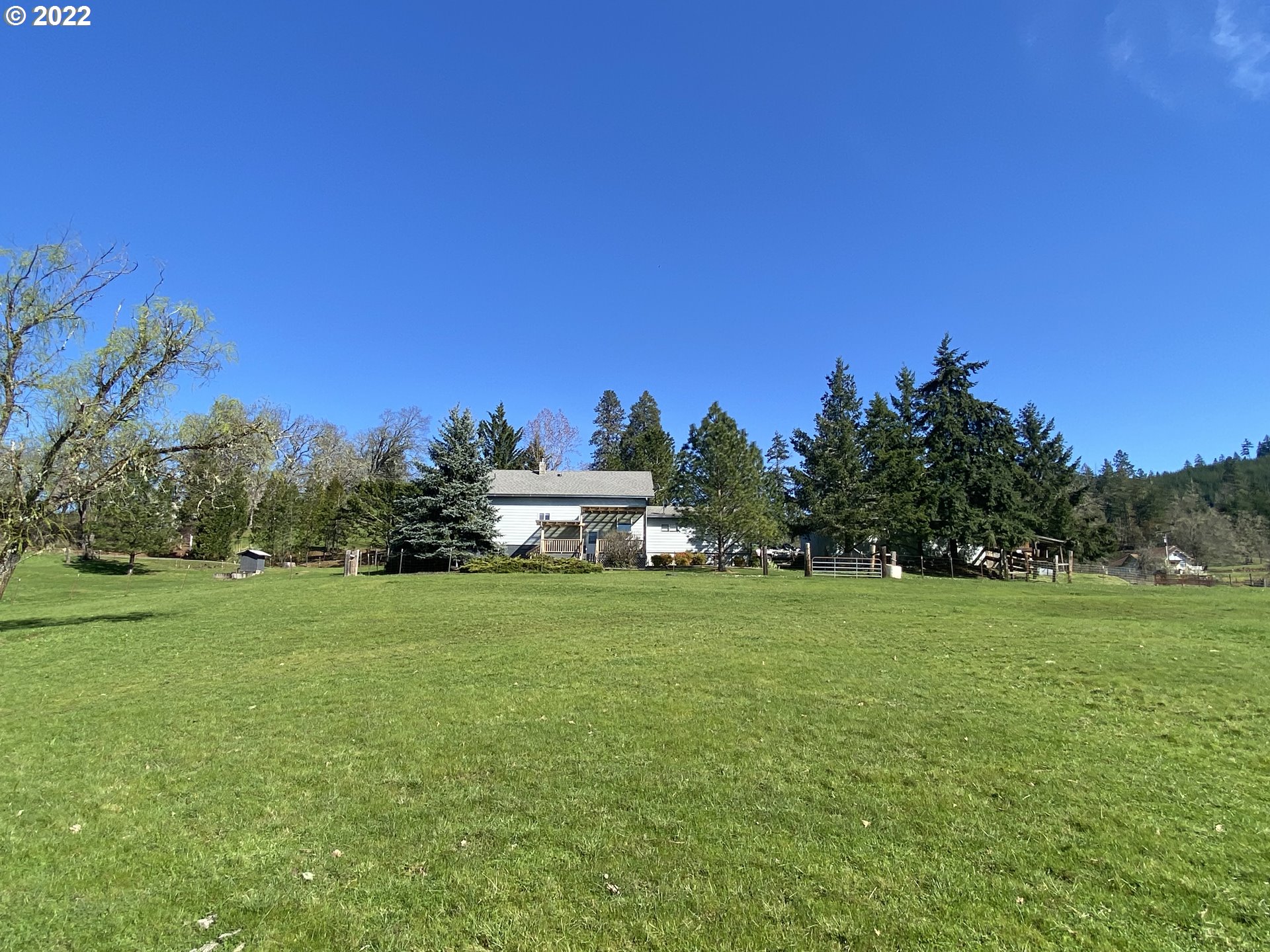 901 Plat B Road Sutherlin, OR 97479 - Photo 17 of 32
