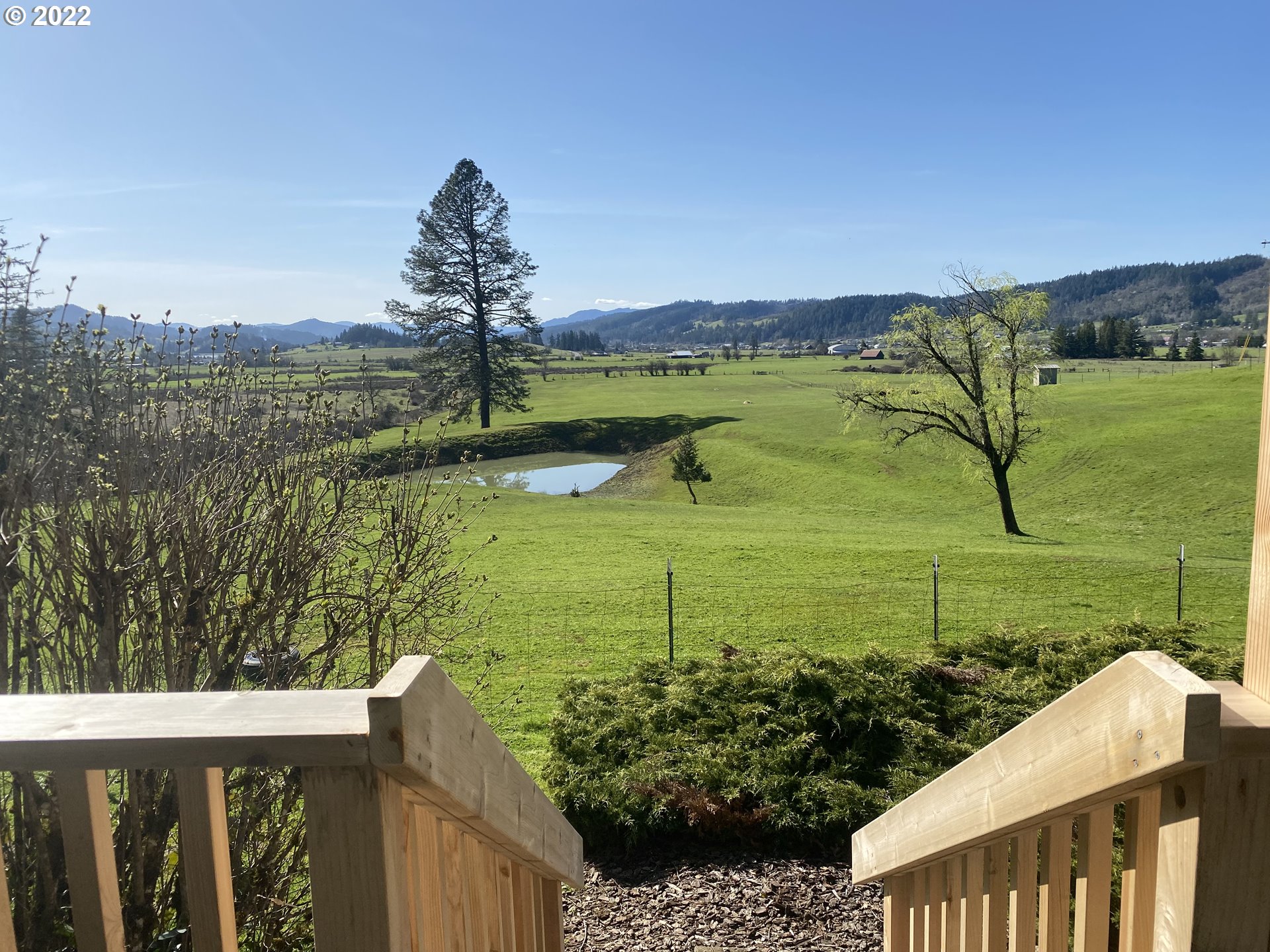 901 Plat B Road Sutherlin, OR 97479 - Photo 4 of 32