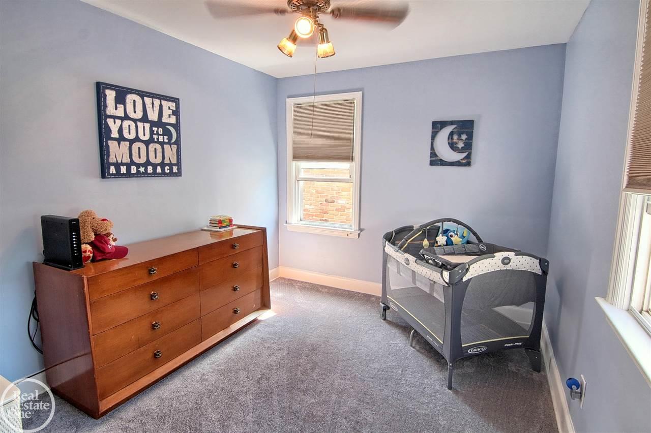 1609 Hampton Road Grosse Pointe Woods, MI 48236 - Photo 15 of 30