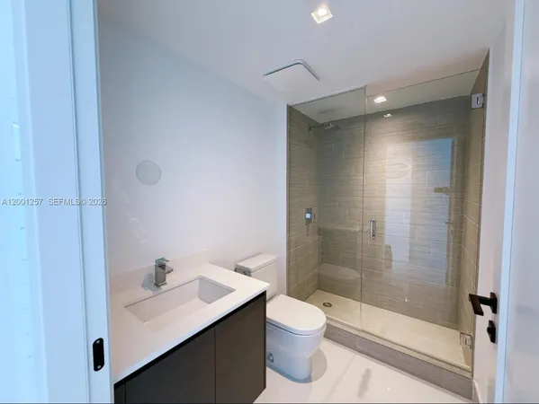 $7,500 | 330 Sunny Isles Boulevard, Unit 51405, Sunny Isles Beach, FL 33160