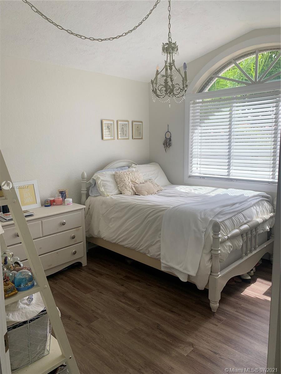 2635 Rampart Way North Hollywood, FL 33026 - Photo 12 of 17