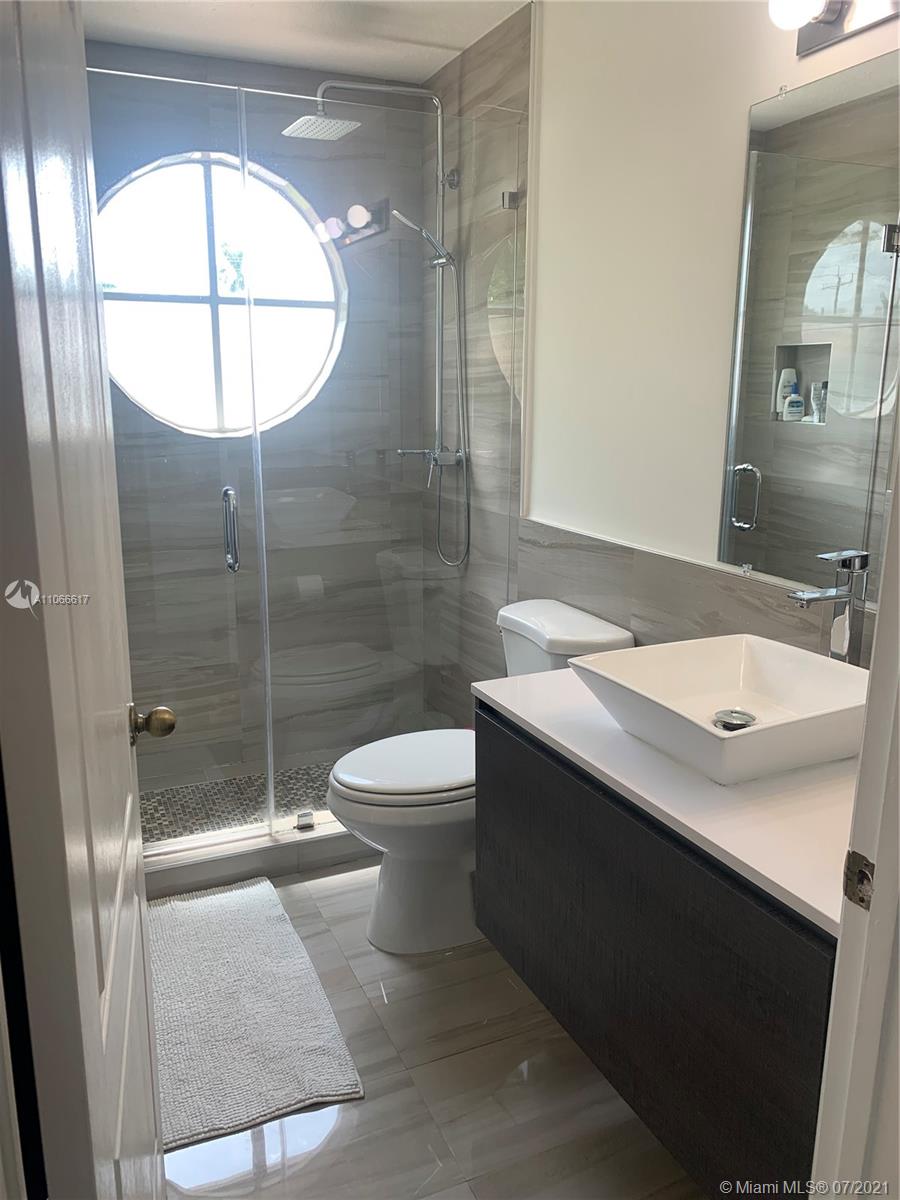 2635 Rampart Way North Hollywood, FL 33026 - Photo 13 of 17