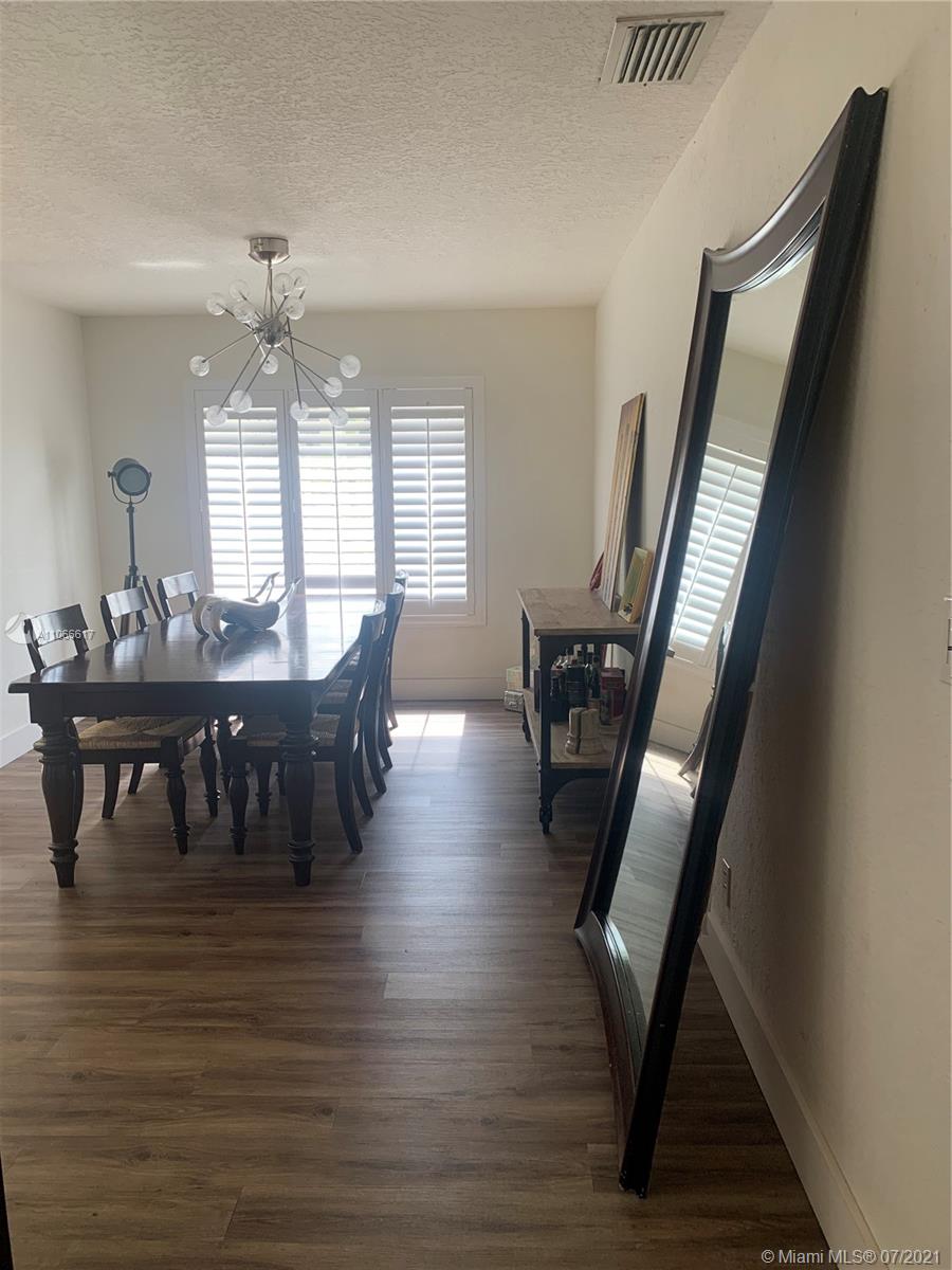 2635 Rampart Way North Hollywood, FL 33026 - Photo 4 of 17