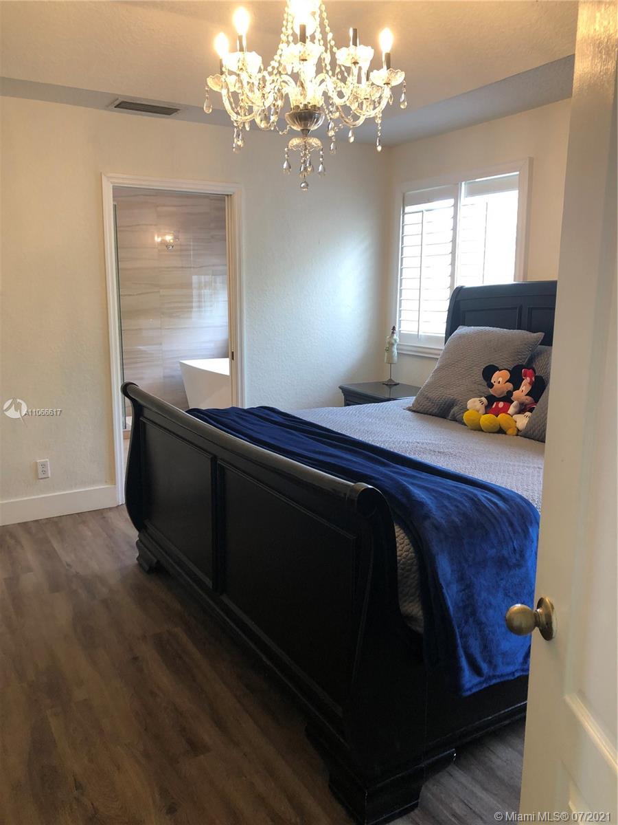 2635 Rampart Way North Hollywood, FL 33026 - Photo 10 of 17