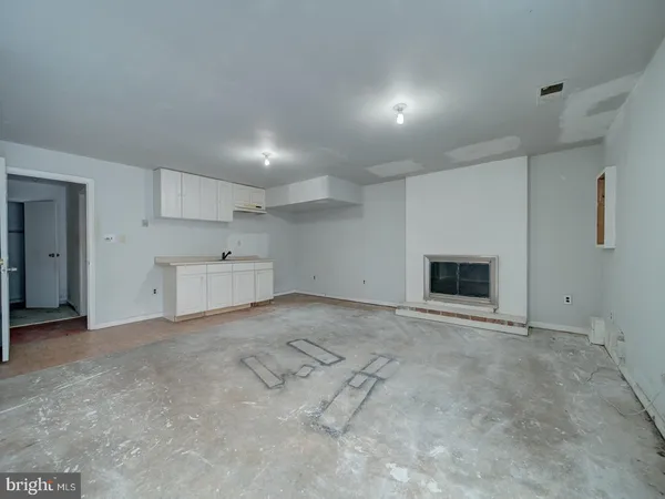 $574,000 | 9865 High Water Court, Burke, VA 22015
