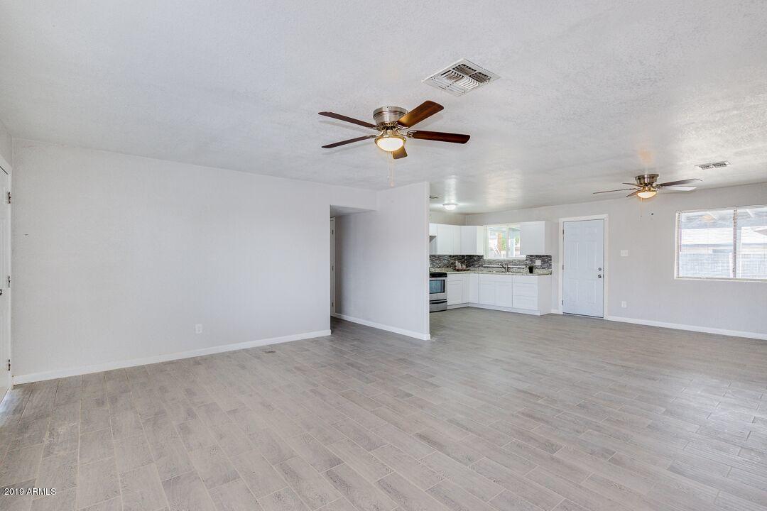 6115 West Cheery Lynn Road Phoenix, AZ 85033 - Photo 3 of 19 E8B5C962-A069-4124-8F62-6E600ABB1A5C