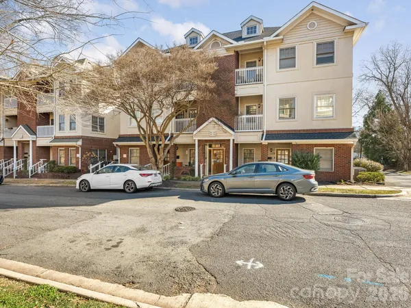 $487,500 | 123 South Summit Avenue, Charlotte, NC 28208