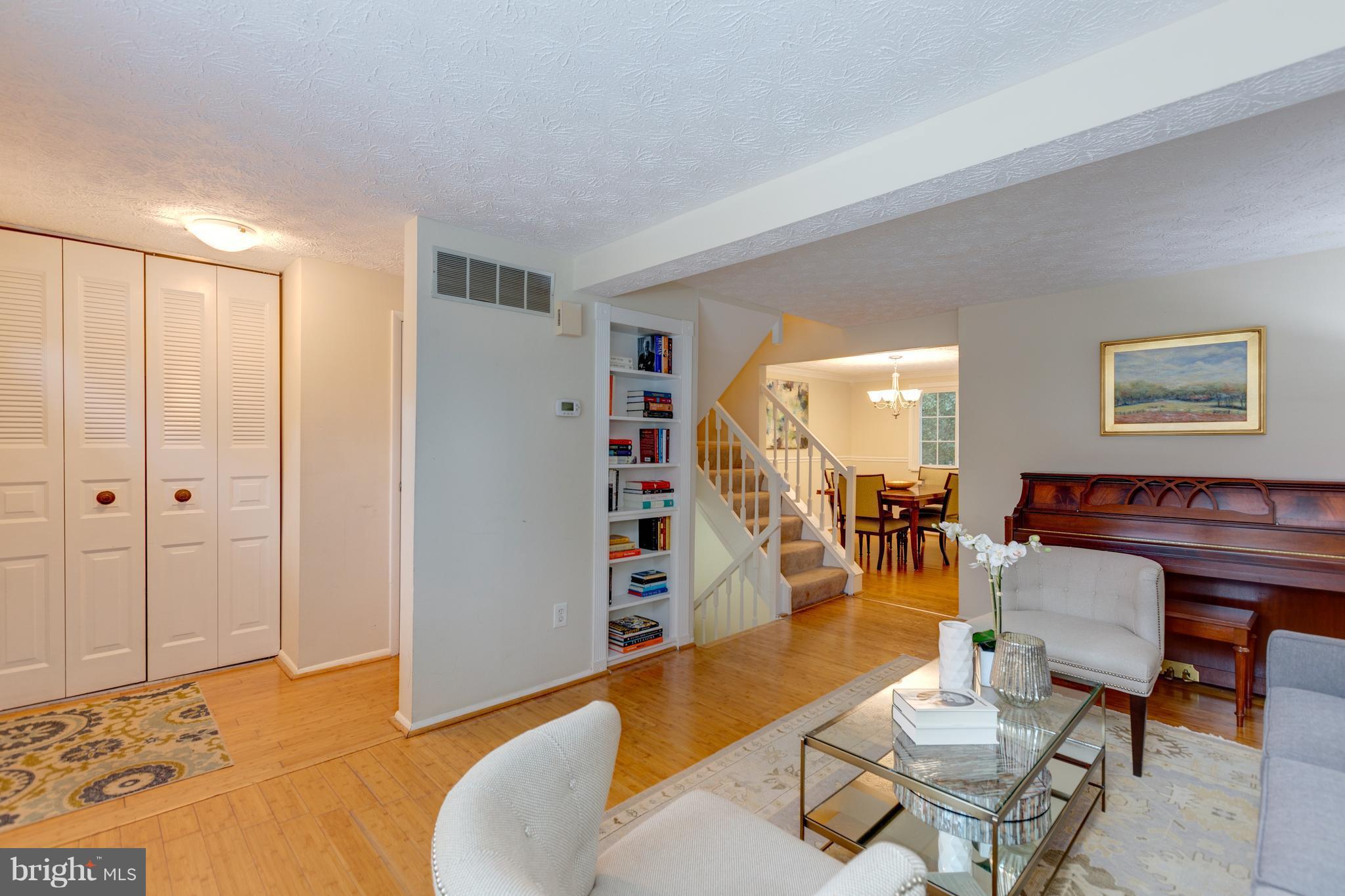 1660 Barnstead Drive Reston, VA 20194 - Photo 11 of 23 Family Room