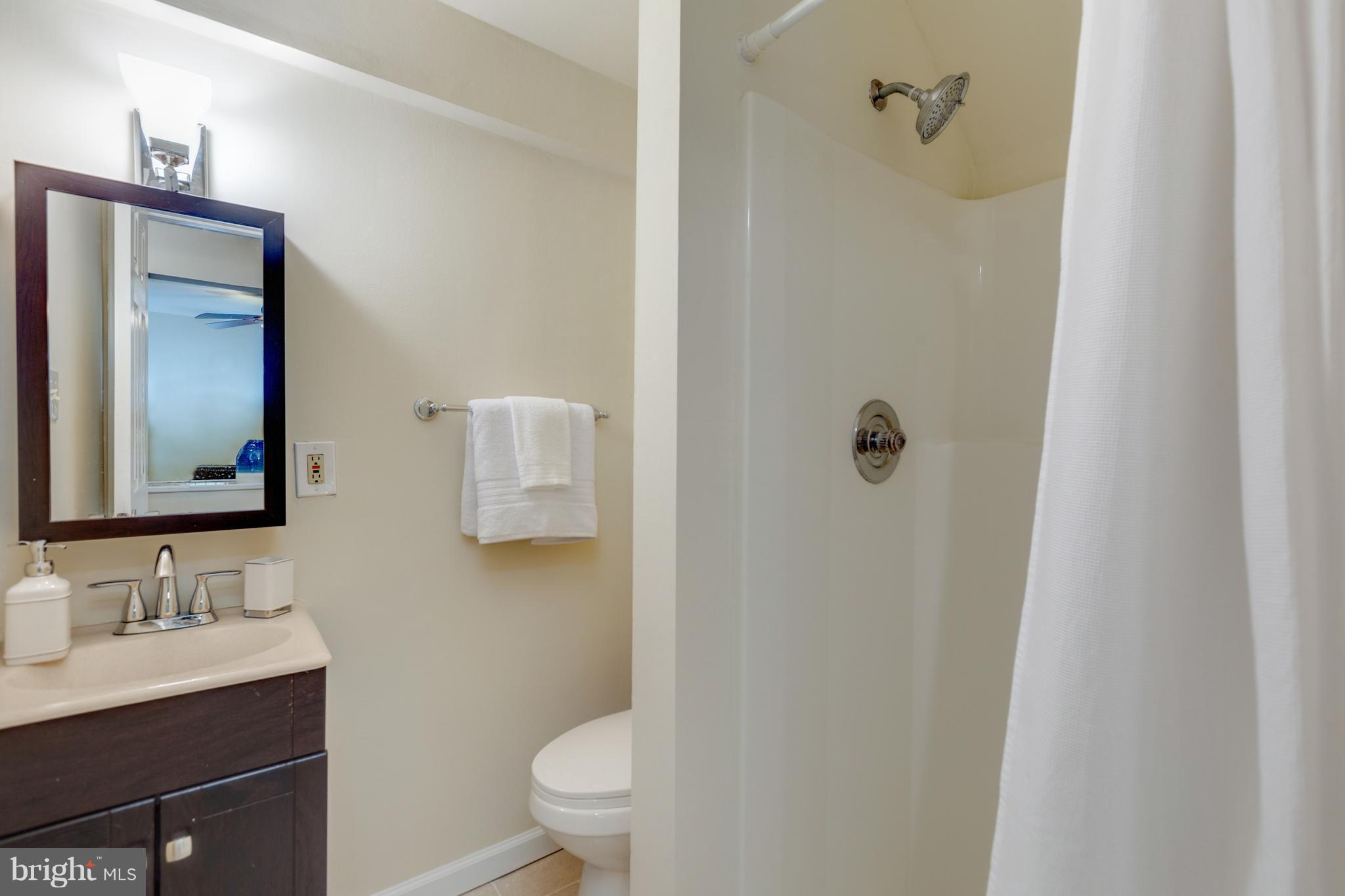 1660 Barnstead Drive Reston, VA 20194 - Photo 17 of 23 Bedroom