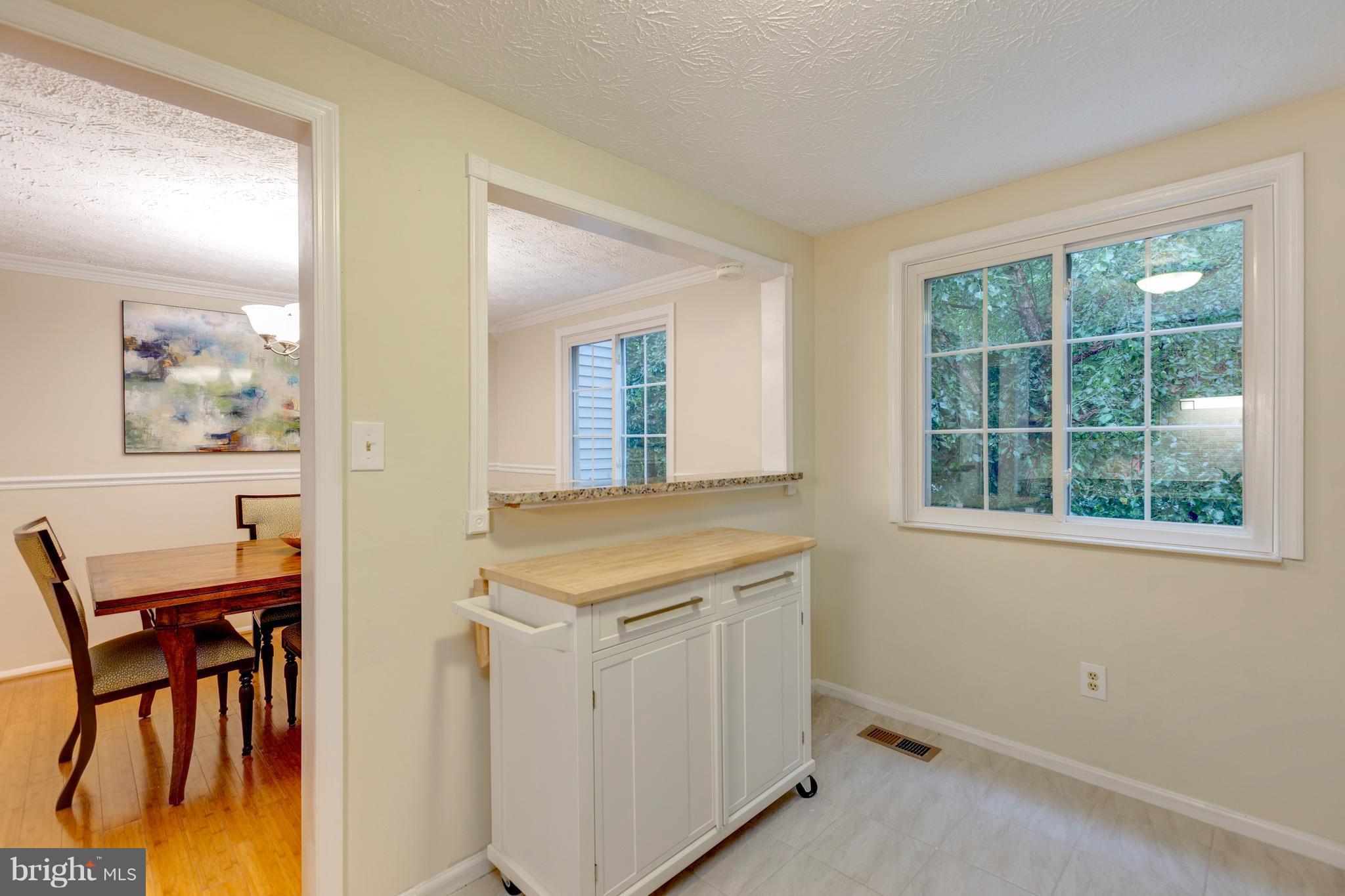 1660 Barnstead Drive Reston, VA 20194 - Photo 8 of 23 Interior (General)