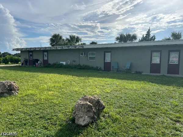 $750 | 5099 Highway 80, Unit 4, LaBelle, FL 33935