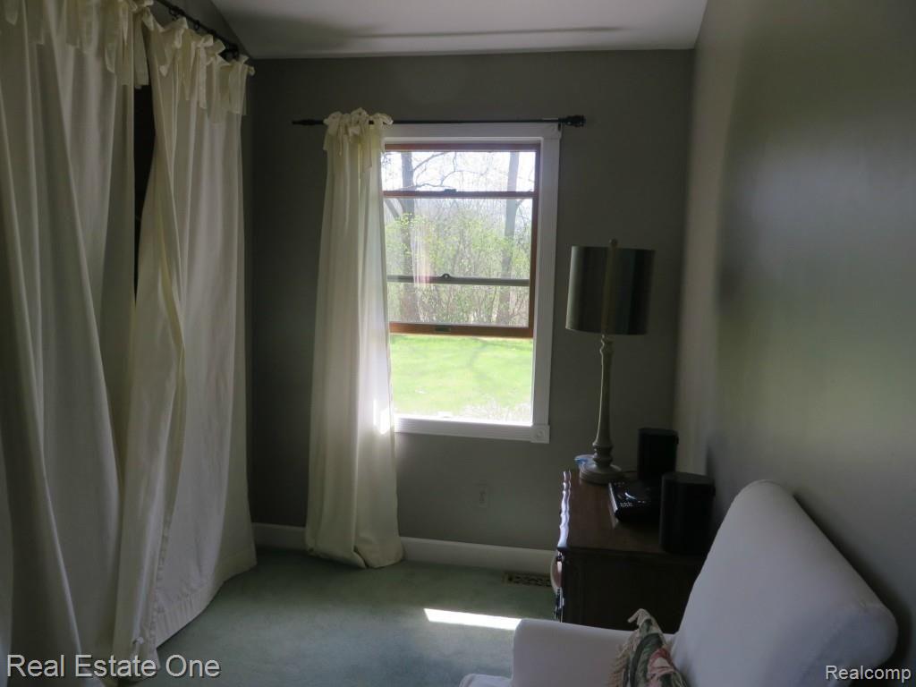 2486 Texter Road Leonard, MI 48367 - Photo 16 of 64 IMG_1746.jpg